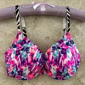 Victoria’s Secret Pink Wear Everywhere Push Up Bra size 32D